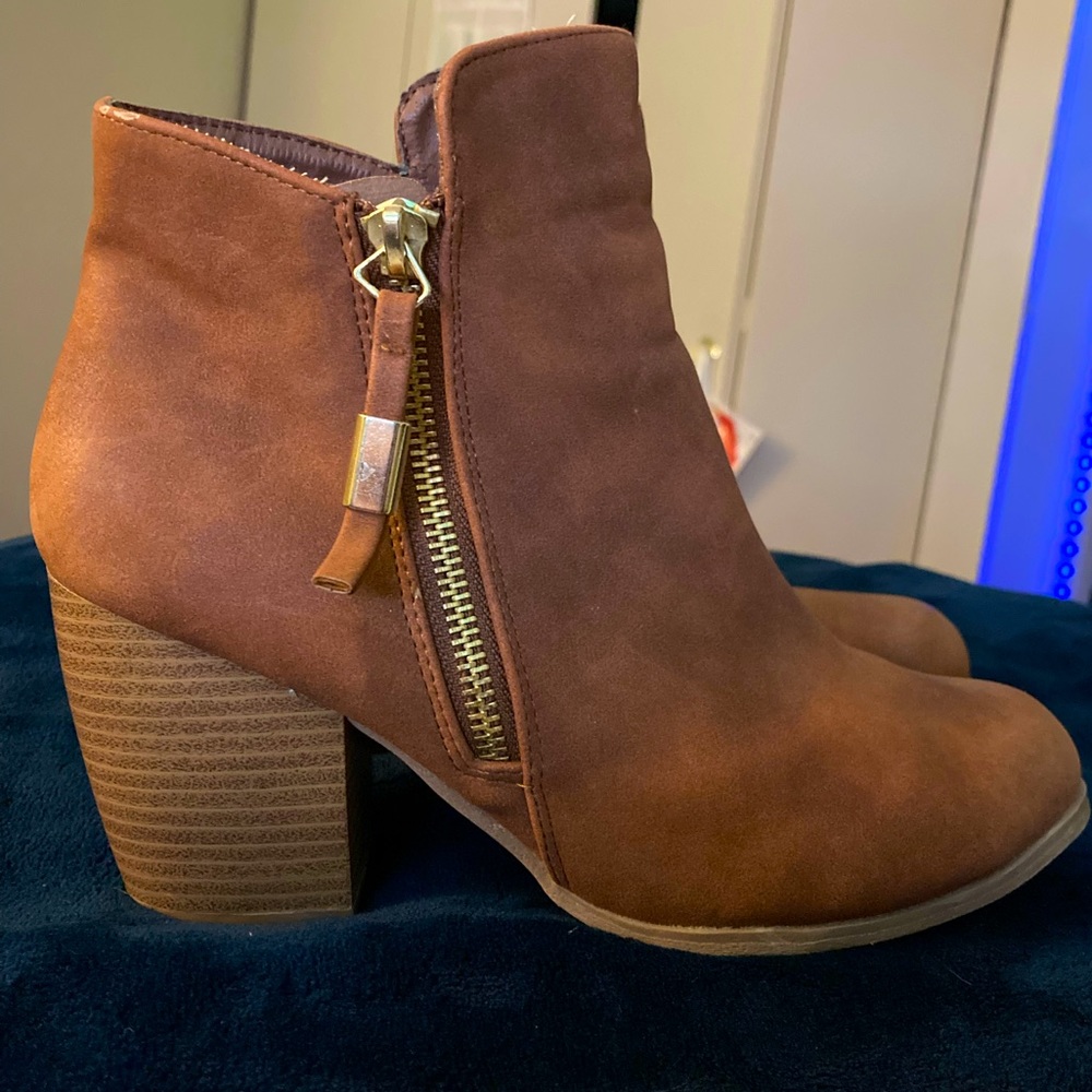 Qupid Faux Suede Slip On Stacked Heel Bootie Women's, Taupe, 8 -worn 1x